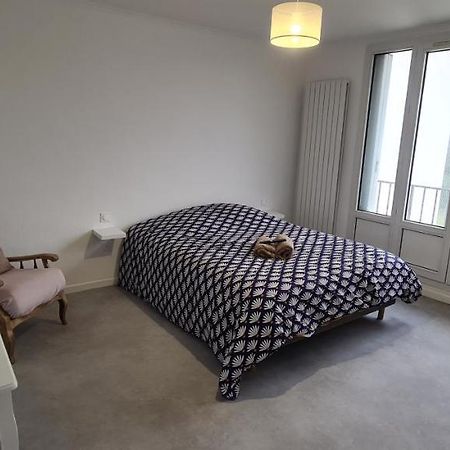 Private Room In Shared Apartment IV 博韦 外观 照片